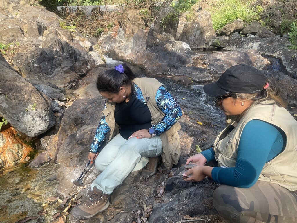 Levantamiento de campo en los pozos termales de Chitra - Calobre.