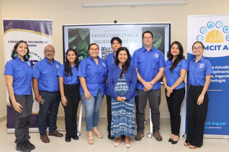 El equipo de investigacioìn de ambos estudios cientiìficos durante el evento de presentacioìn de resultados de estos
