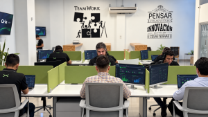 Oficina tecnoloìgica con paneles Oria (1)